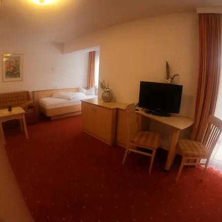 Garni Dorfschmiede Otel *